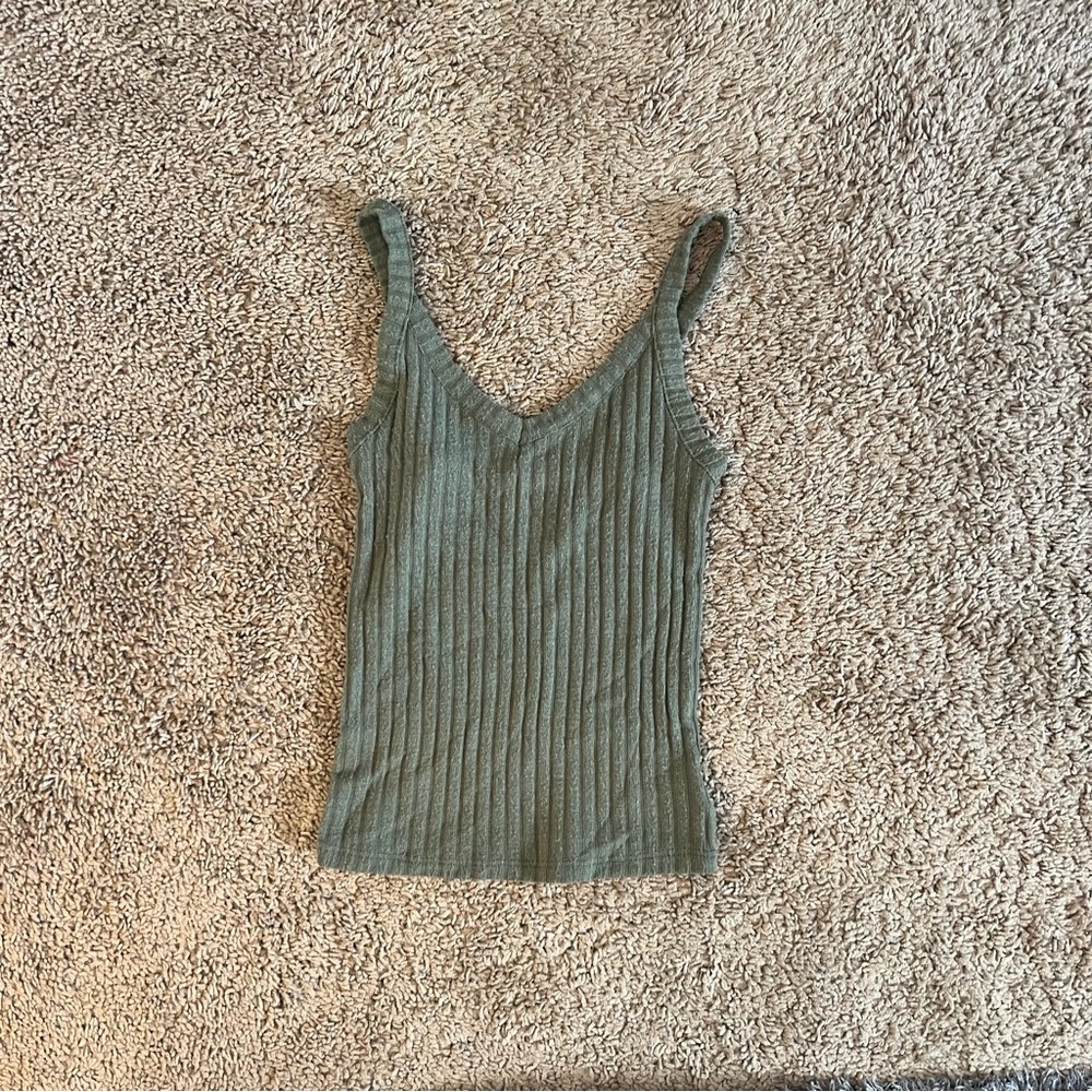 American Eagle ribbed green crop top